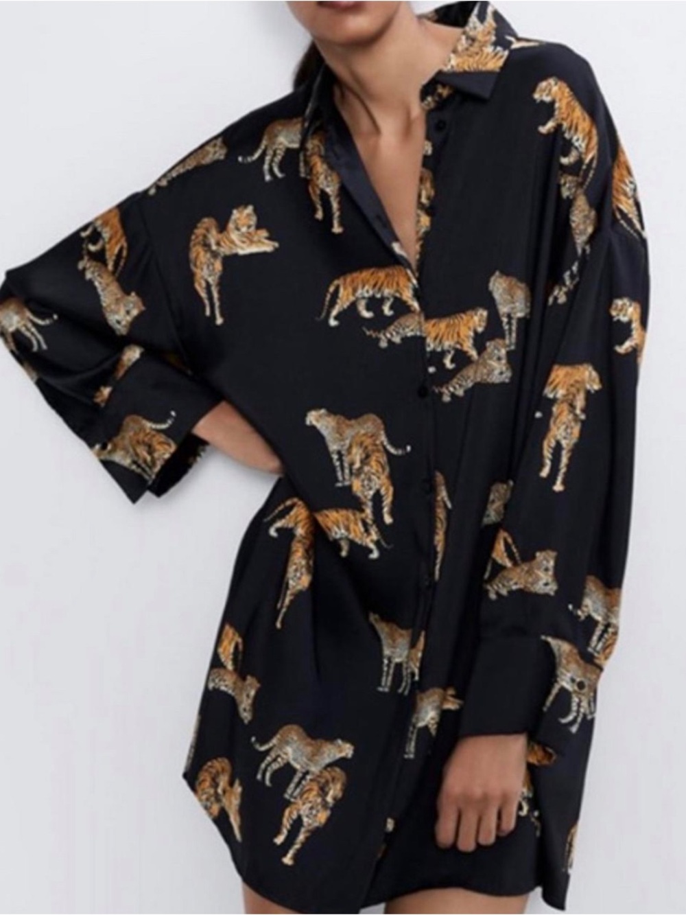 Zara Black Button-Front Shirt with Golden Tiger Print size S 🐆